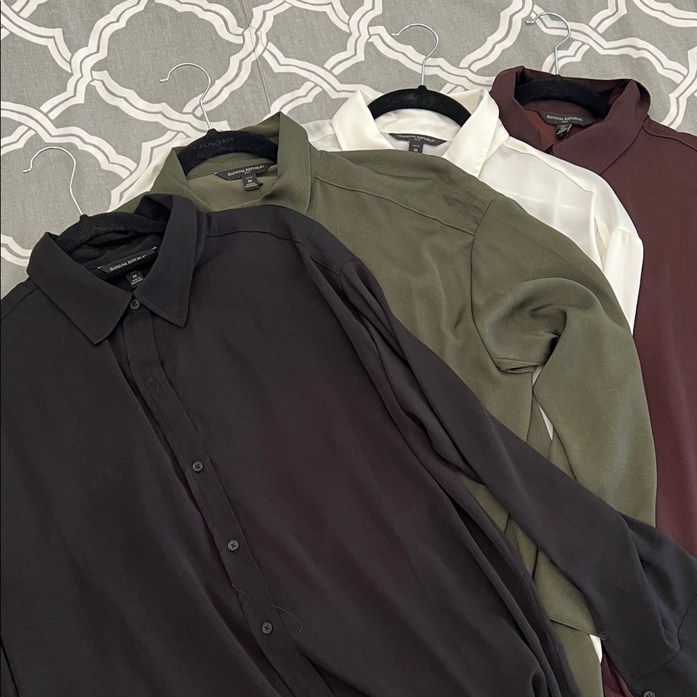 NWT & NWOT Lot of 4 Banana Republic women’s dress shirts Olive Burgundy Cream